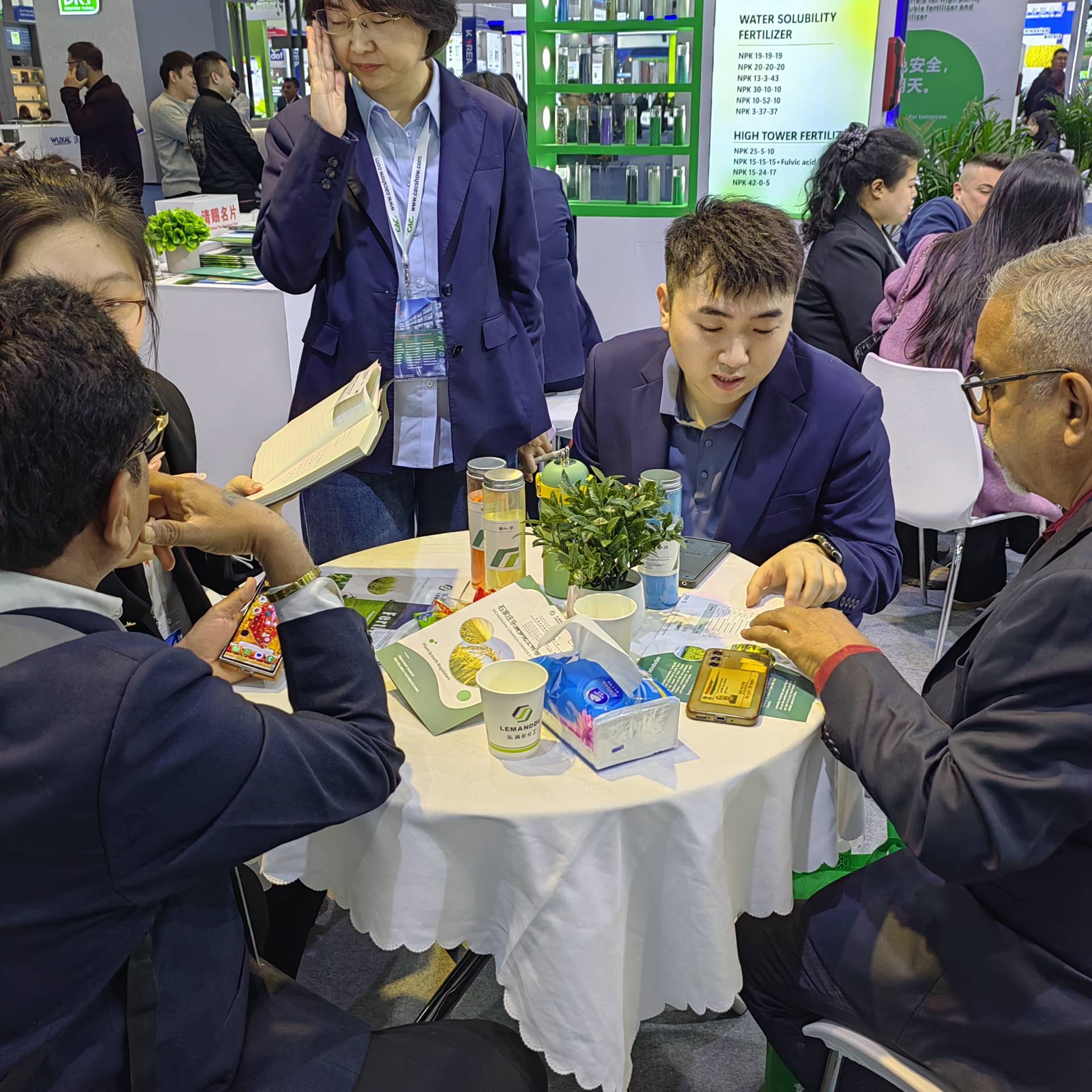 C2787881A1E15D2FF89085E58BF73DED